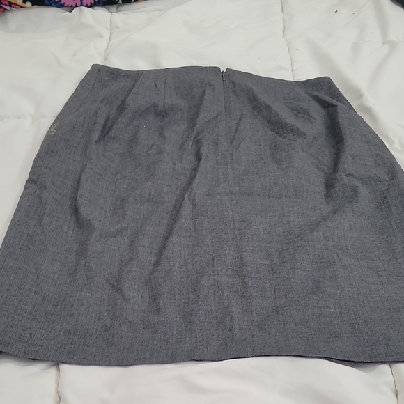 LOFT Gray Skirt with Purple Floral Embroidery Still New - Picture 3 of 3